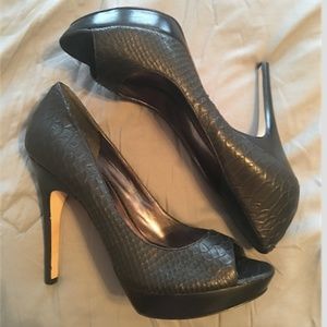 Via Spiga Black Platform Peep-Toe Pumps